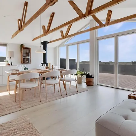 Dom wakacyjny Exclusive Newly Renovated With Panoramic Dune Views Only 200 Metres From The North Sea Harboør