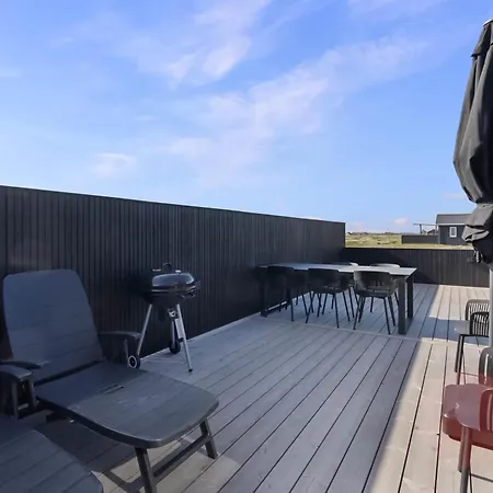 Exclusive Newly Renovated Holiday Home With Panoramic Dune Views Only 200 Metres From The North Sea *